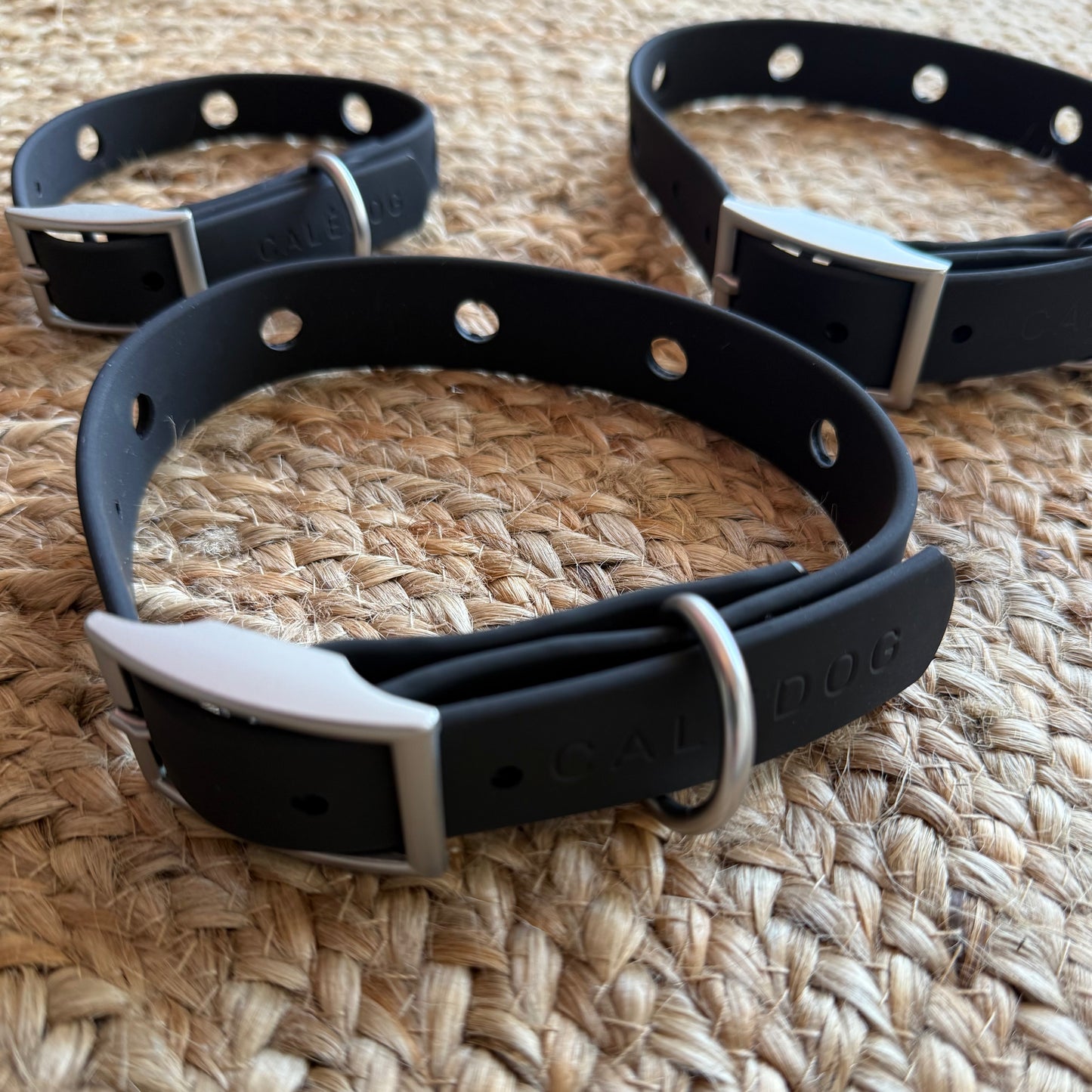 Collier très grand noir et argent mat